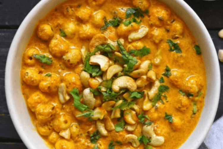 Delicious Paneer Makhana Curry prepared by COOX