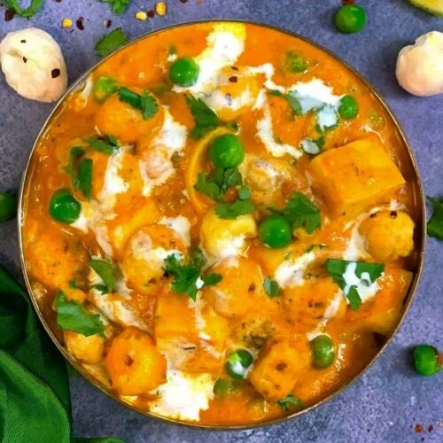 Delicious Paneer Makhana Curry prepared by COOX